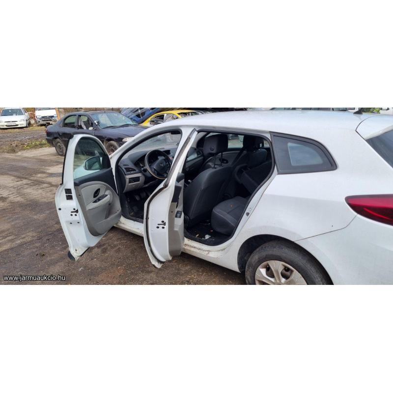 2011 Renault Megane 1.5 Diesel, manuális 6 sebességes - kulcs nincs! - kizárólag bontásra!