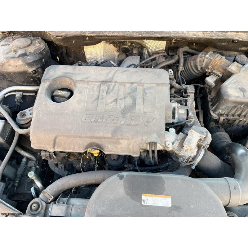 2011 Hyundai I30 CW 1.6 dízel, 6 sebességes mechanikus váltó, kulcs nélkül - kizárólag bontásra