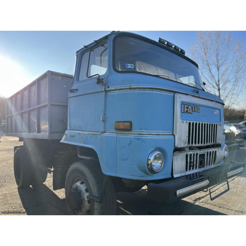 1989 IFA L60 4x4, 9160 ccm dízel, mechanikus váltóval, magasított plató felépítménnyel - kizárólag bontásra